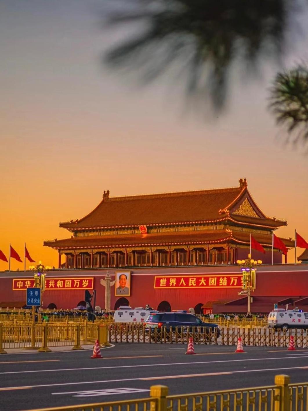 בייג'ינג Happy Dragon Courtyard- Newly Renovated With French Windows, Near Tian'Anmen Forbidden City,Lama Temple And Heaven Temple, 3Minutes Walk From Subway,Fluent English Speaking With Tourist Sights Tickets Service ,Free Coffee &Laundry Service מראה חיצוני תמונה