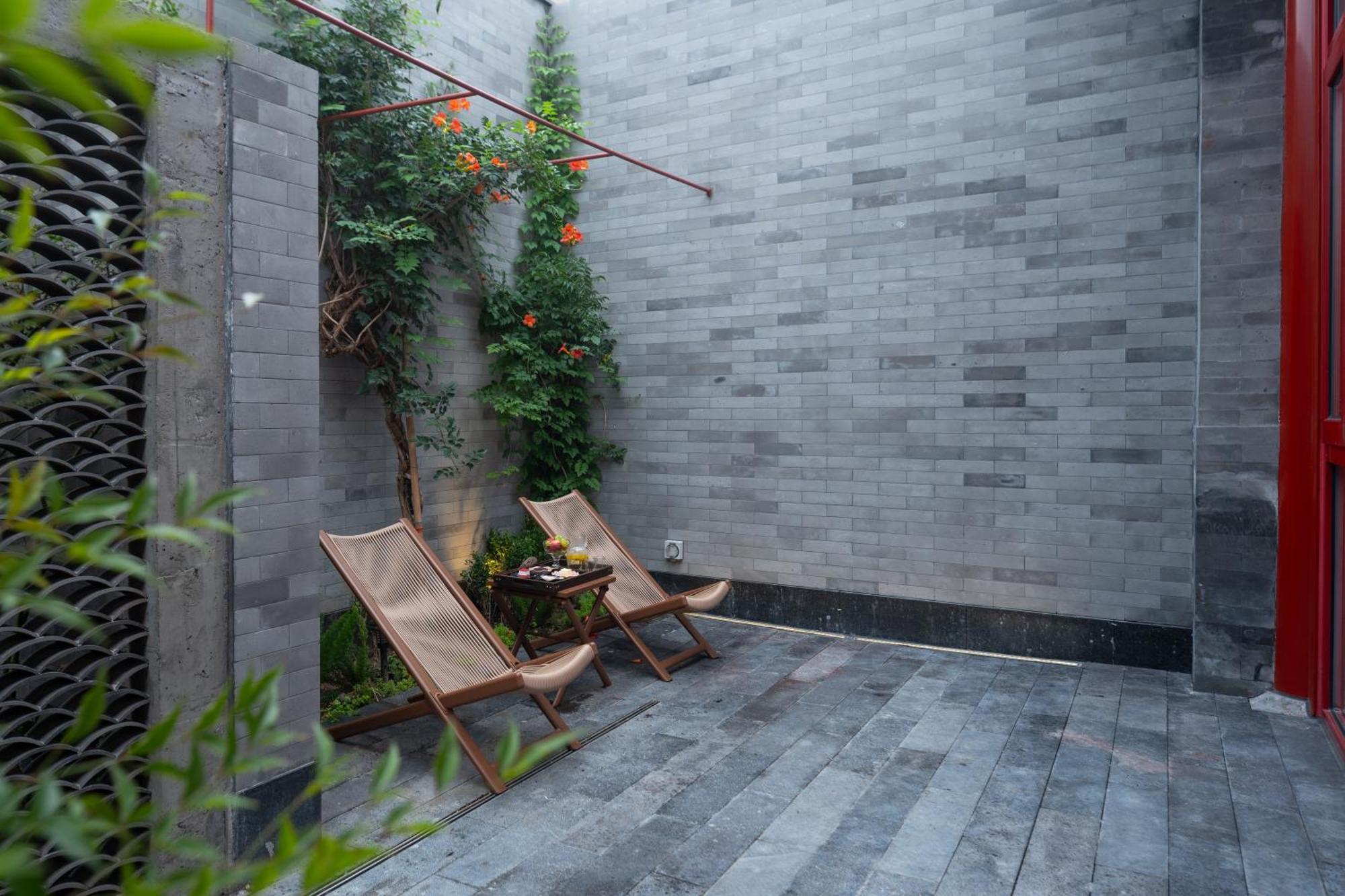 בייג'ינג Happy Dragon Courtyard- Newly Renovated With French Windows, Near Tian'Anmen Forbidden City,Lama Temple And Heaven Temple, 3Minutes Walk From Subway,Fluent English Speaking With Tourist Sights Tickets Service ,Free Coffee &Laundry Service מראה חיצוני תמונה