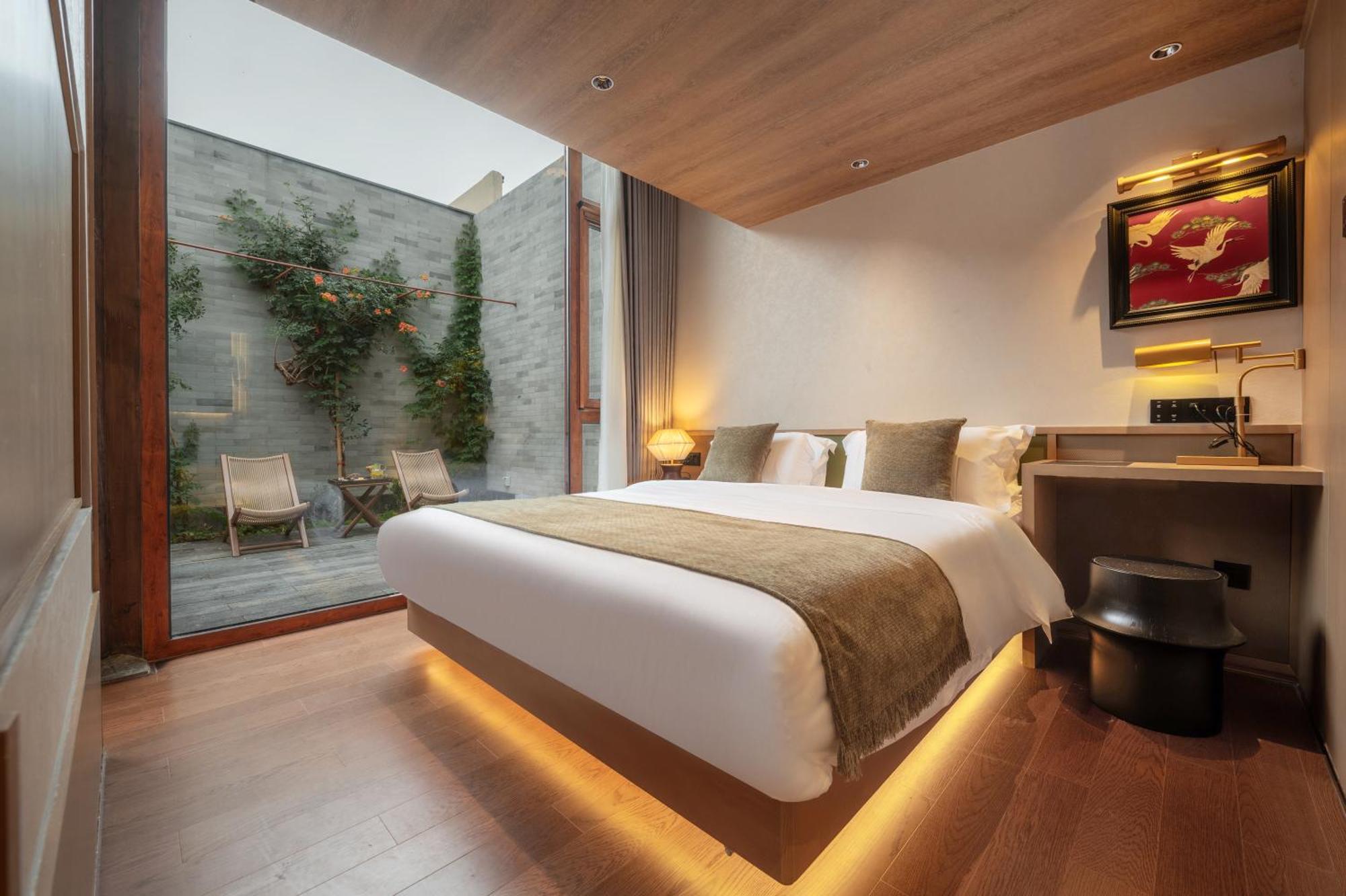 בייג'ינג Happy Dragon Courtyard- Newly Renovated With French Windows, Near Tian'Anmen Forbidden City,Lama Temple And Heaven Temple, 3Minutes Walk From Subway,Fluent English Speaking With Tourist Sights Tickets Service ,Free Coffee &Laundry Service מראה חיצוני תמונה