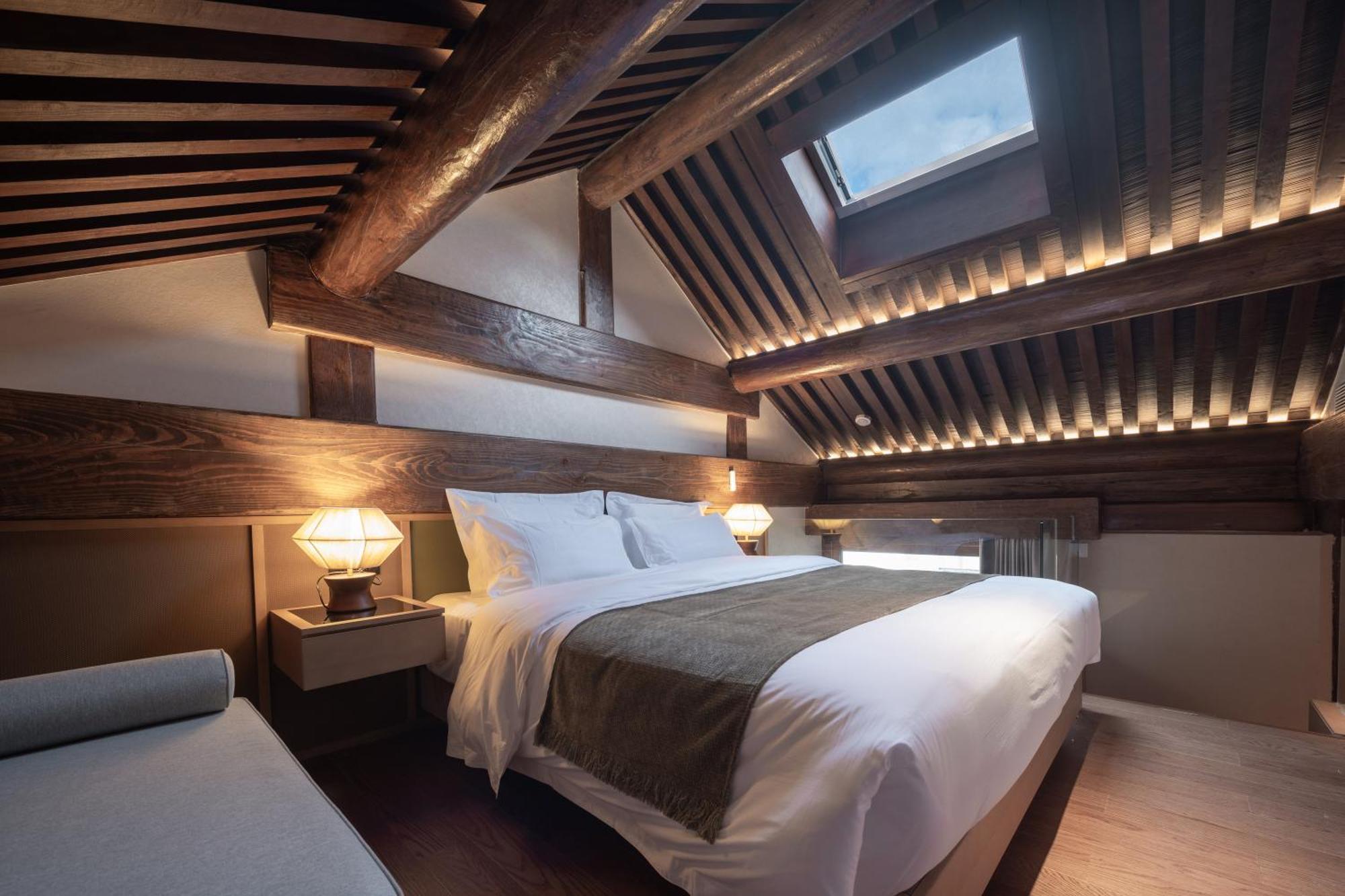 בייג'ינג Happy Dragon Courtyard- Newly Renovated With French Windows, Near Tian'Anmen Forbidden City,Lama Temple And Heaven Temple, 3Minutes Walk From Subway,Fluent English Speaking With Tourist Sights Tickets Service ,Free Coffee &Laundry Service מראה חיצוני תמונה