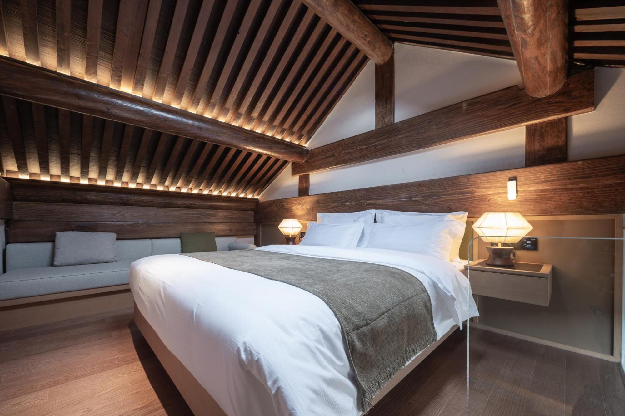 בייג'ינג Happy Dragon Courtyard- Newly Renovated With French Windows, Near Tian'Anmen Forbidden City,Lama Temple And Heaven Temple, 3Minutes Walk From Subway,Fluent English Speaking With Tourist Sights Tickets Service ,Free Coffee &Laundry Service מראה חיצוני תמונה