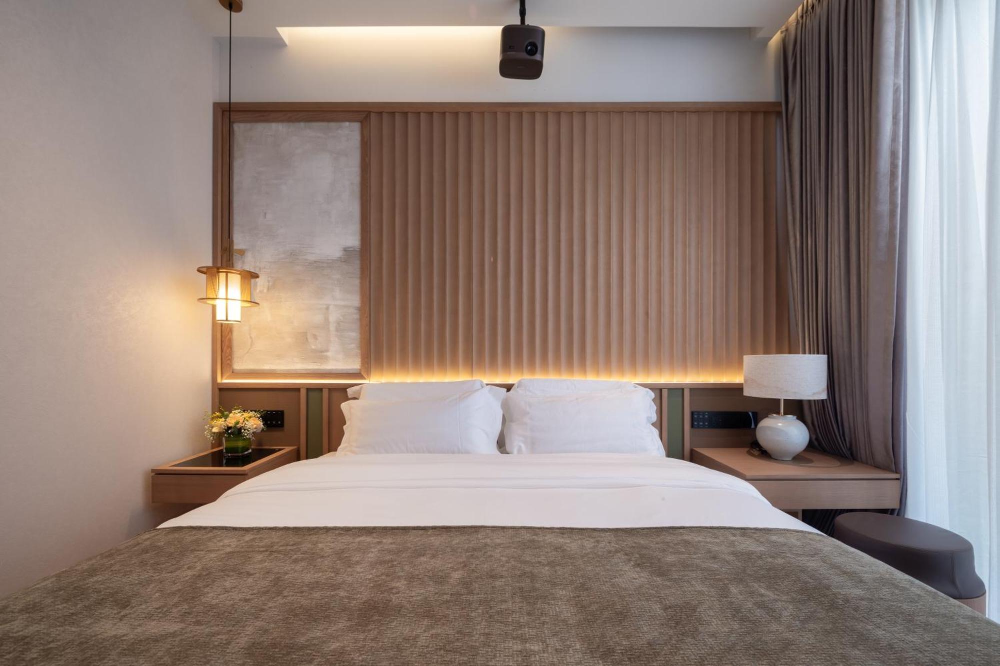 בייג'ינג Happy Dragon Courtyard- Newly Renovated With French Windows, Near Tian'Anmen Forbidden City,Lama Temple And Heaven Temple, 3Minutes Walk From Subway,Fluent English Speaking With Tourist Sights Tickets Service ,Free Coffee &Laundry Service מראה חיצוני תמונה
